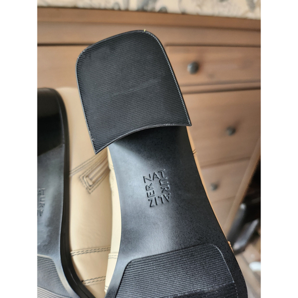 Women's Naturalizer Boots, Size 7, Beige - Picture 5 of 9